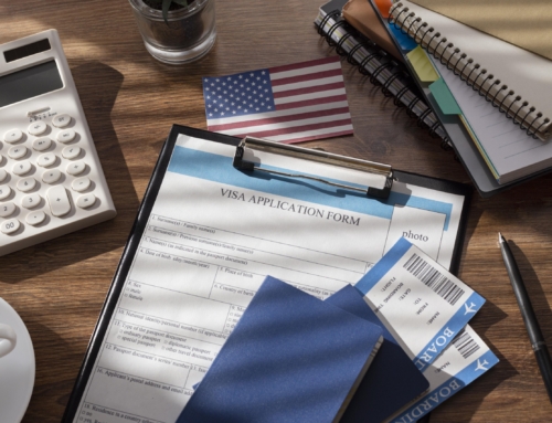 时代华语广播电台-美国移民局发布新政：全面暂停与高风险国家相关案件，启动全国安全复审机制